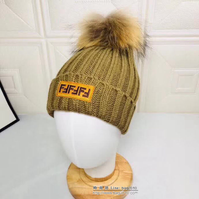 FENDI芬迪 代購品質 專櫃款 大毛球毛線帽 LLWJ7450
